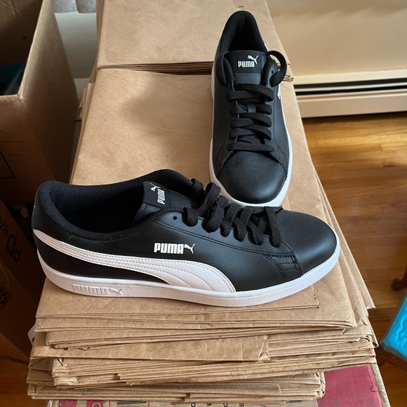 Puma Other - Puma Black and White Comfort Sneakers